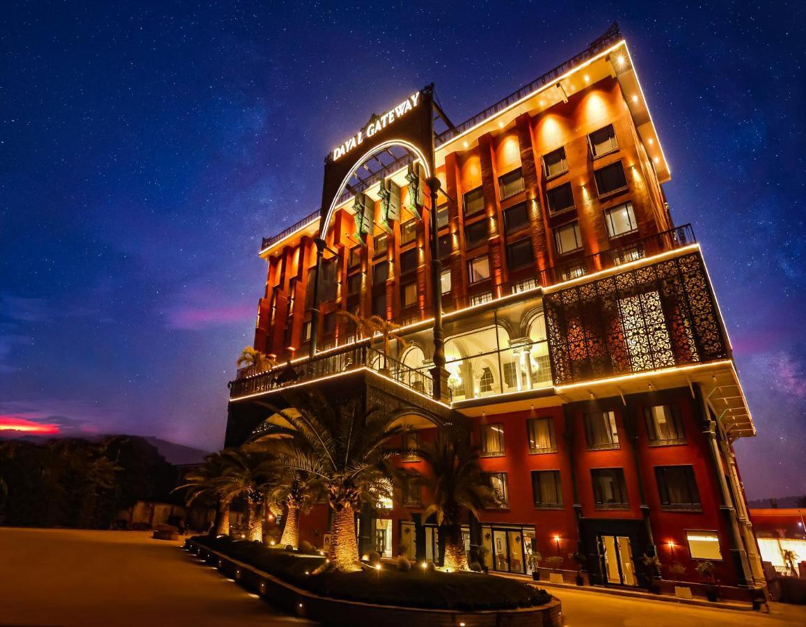Dayal Gateway Hotel Lucknow Eksteriør billede