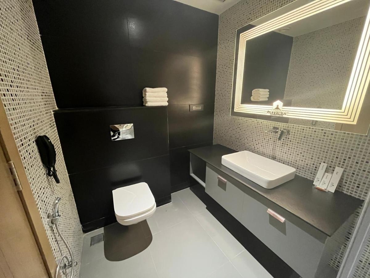 Dayal Gateway Hotel Lucknow Eksteriør billede