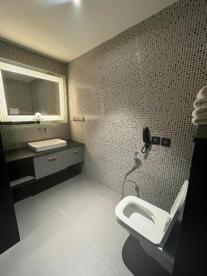 Dayal Gateway Hotel Lucknow Eksteriør billede