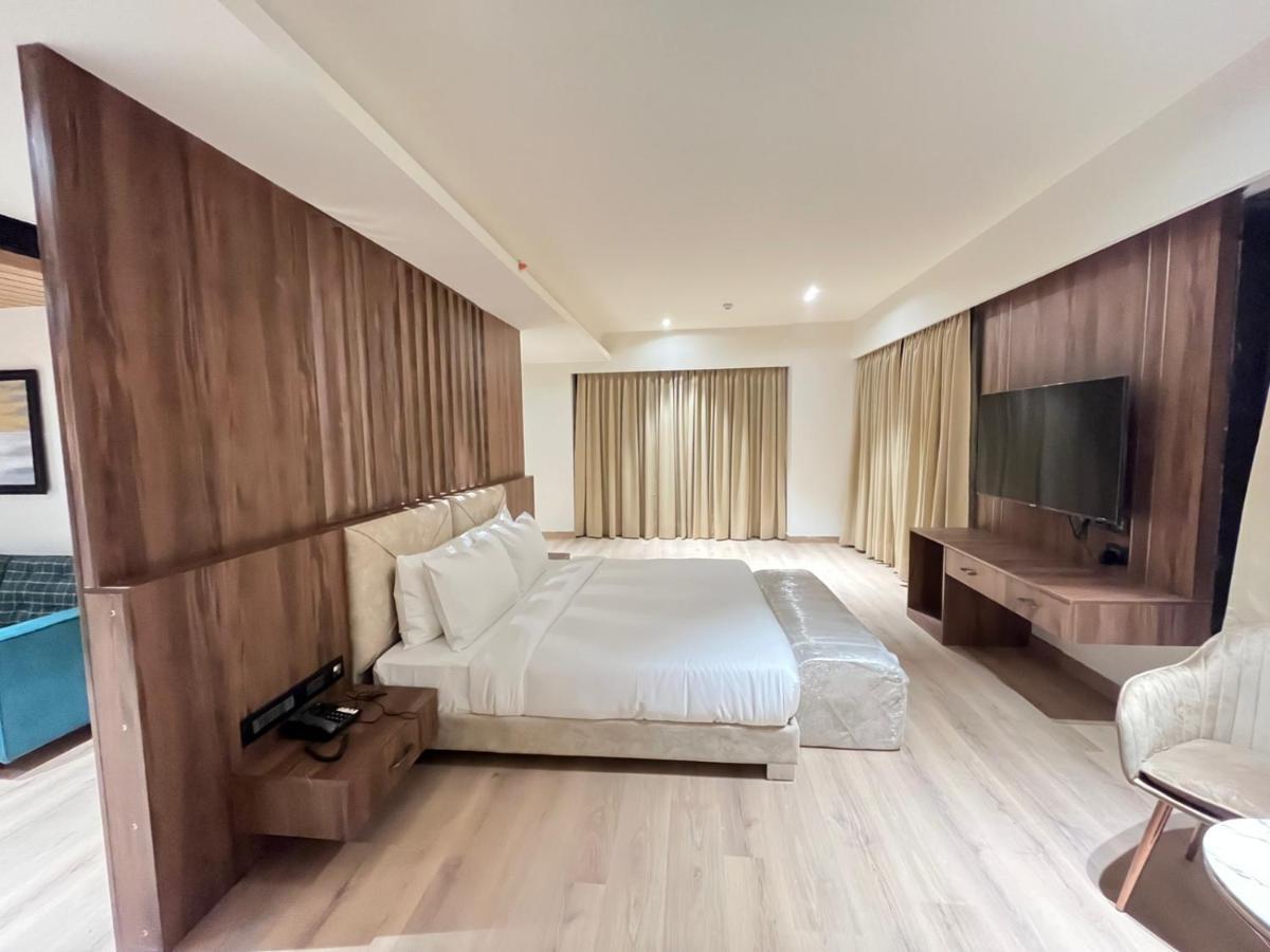 Dayal Gateway Hotel Lucknow Eksteriør billede