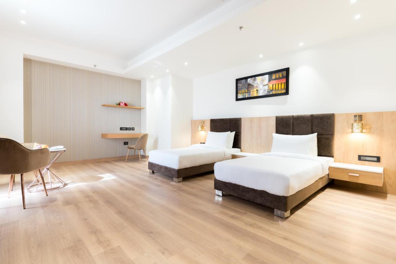 Dayal Gateway Hotel Lucknow Eksteriør billede
