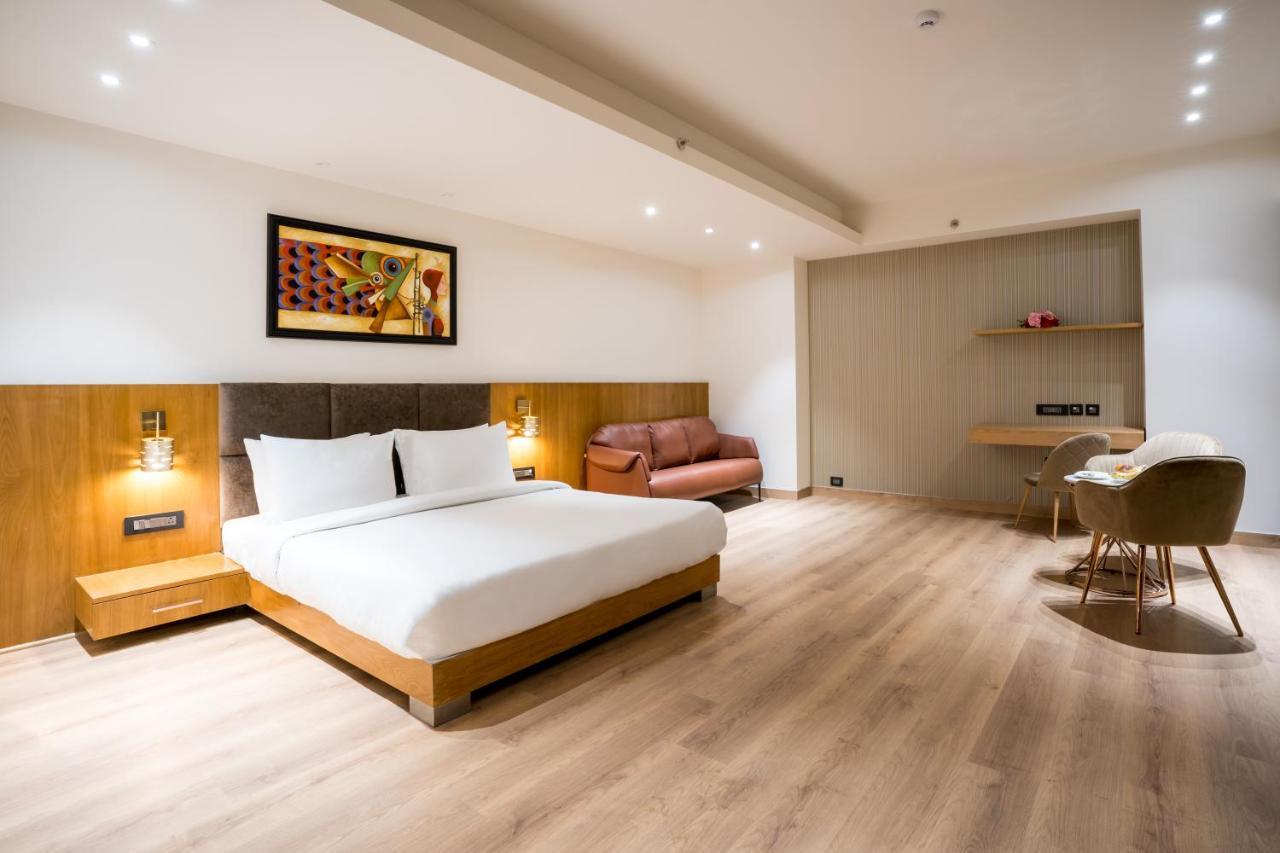 Dayal Gateway Hotel Lucknow Eksteriør billede