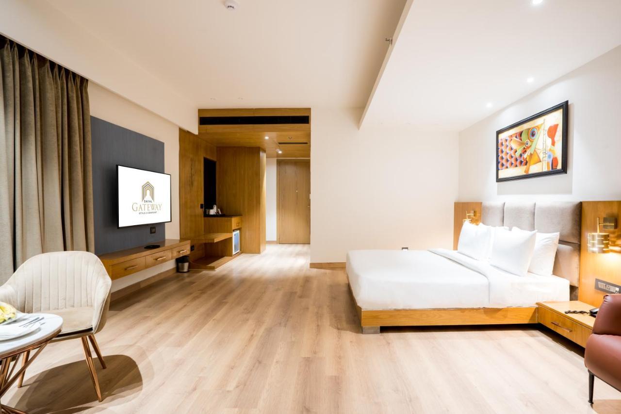 Dayal Gateway Hotel Lucknow Eksteriør billede