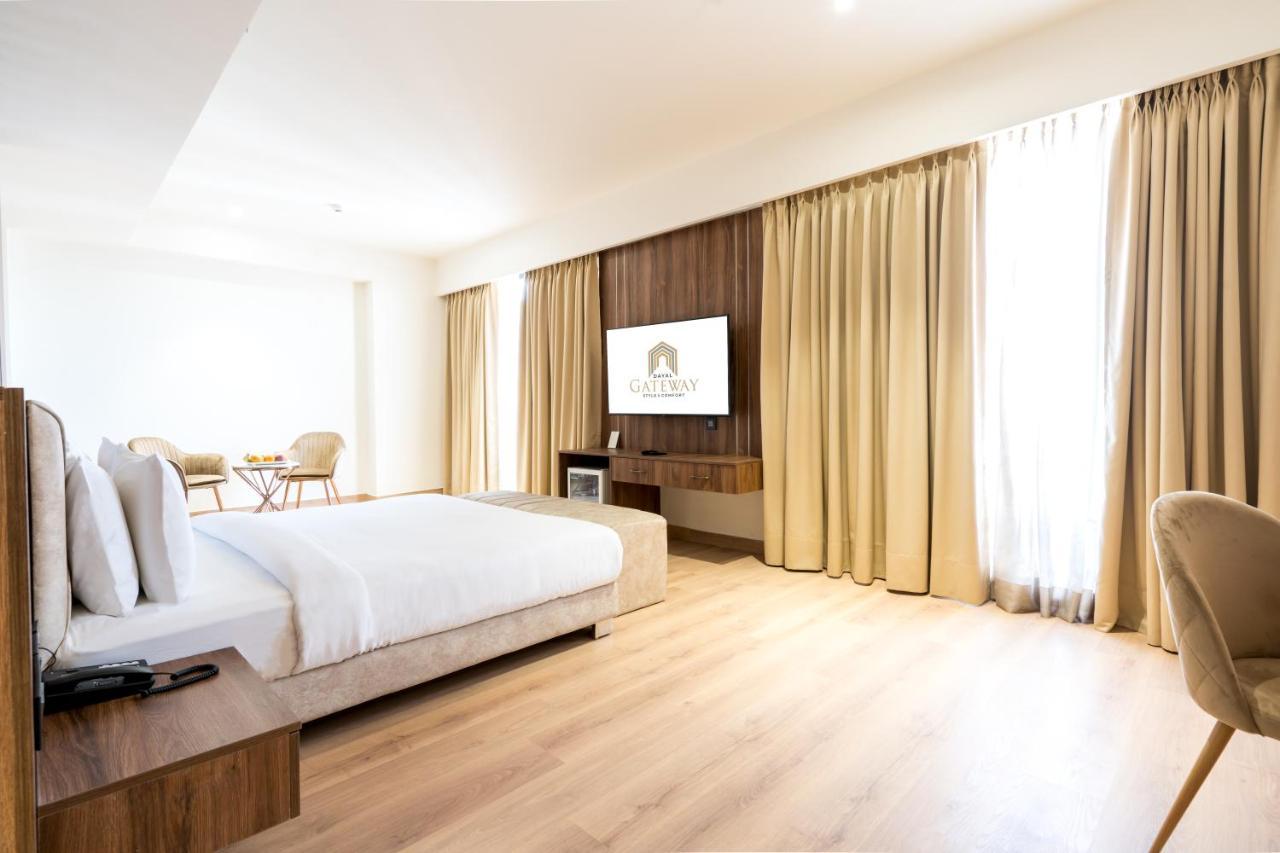 Dayal Gateway Hotel Lucknow Eksteriør billede
